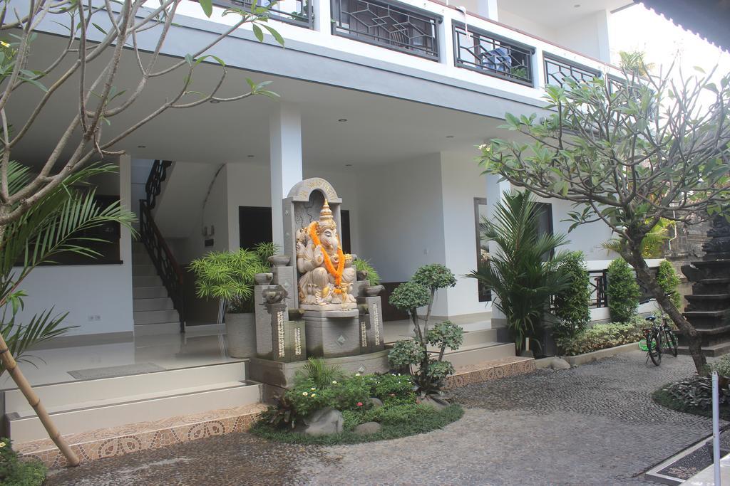 Silvy Guesthouse Canggu  Exterior photo